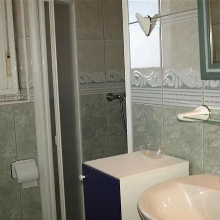 Sleeps 8 Pool Wifi